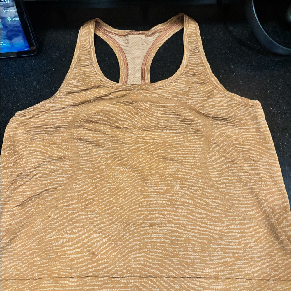 Swiftly lululemon tank top